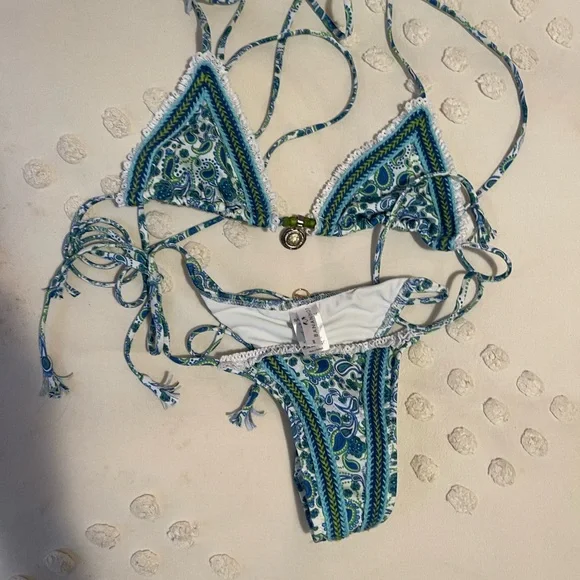 Luna Bananhot Bikini Set Size Small, like new - Picture 10 of 12